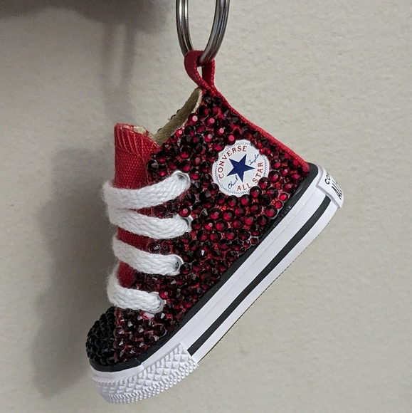 Custom order - toddle Converse Trinidad flag and matching keychain - Picture 3 of 4